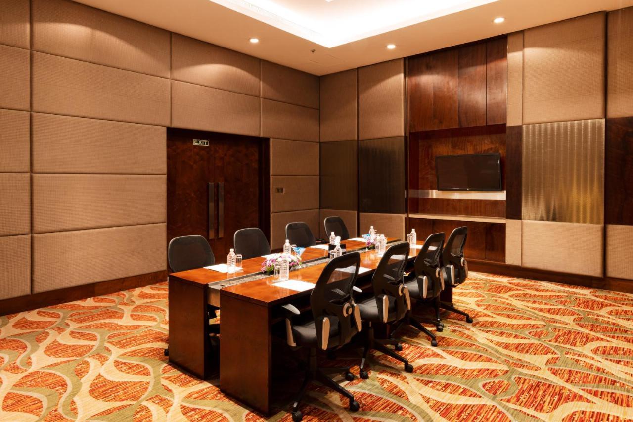 Courtyard By Marriott Pune Chākan Екстериор снимка