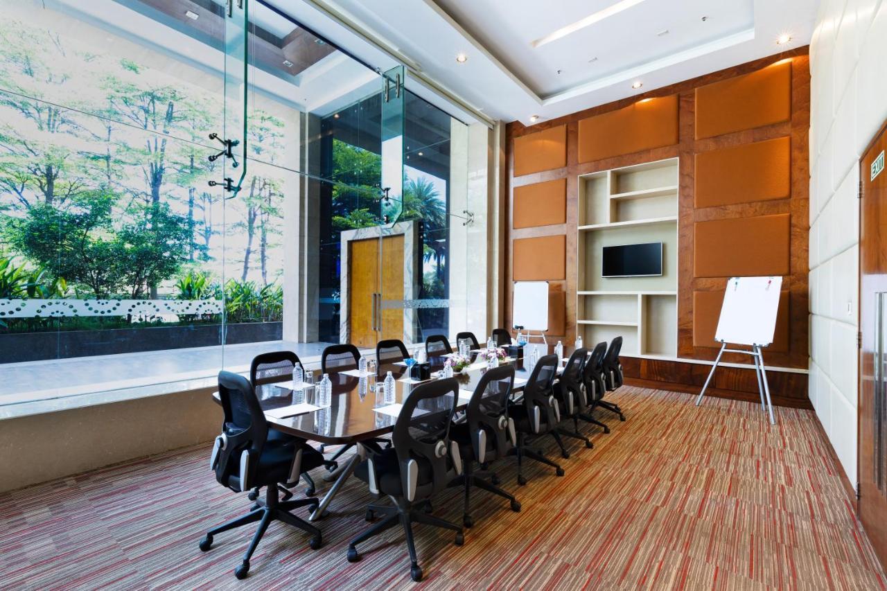 Courtyard By Marriott Pune Chākan Екстериор снимка
