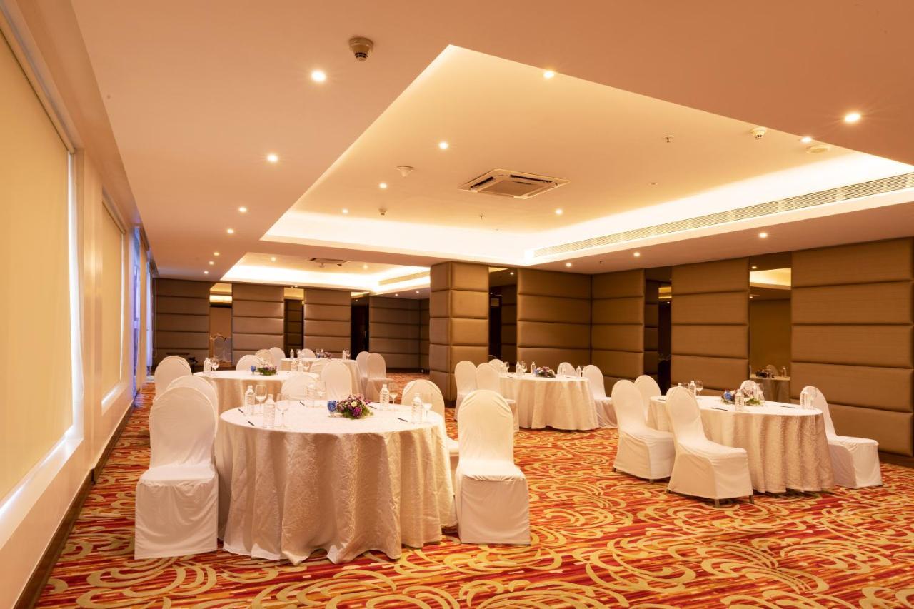 Courtyard By Marriott Pune Chākan Екстериор снимка