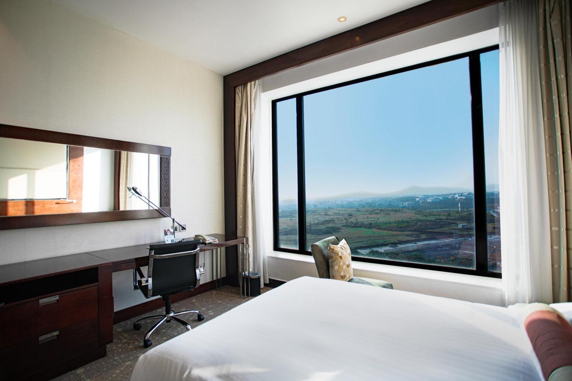 Courtyard By Marriott Pune Chākan Екстериор снимка