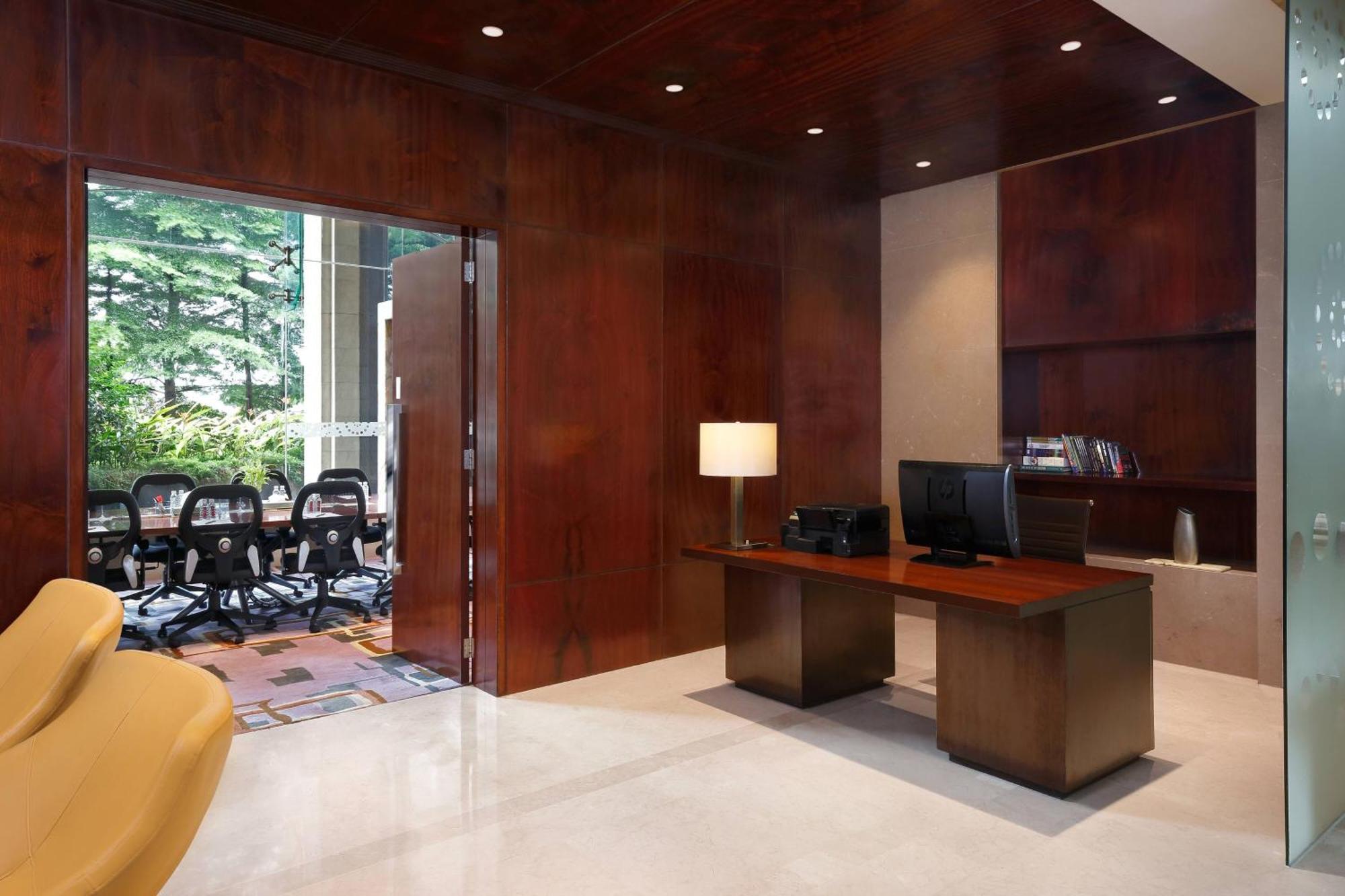 Courtyard By Marriott Pune Chākan Екстериор снимка