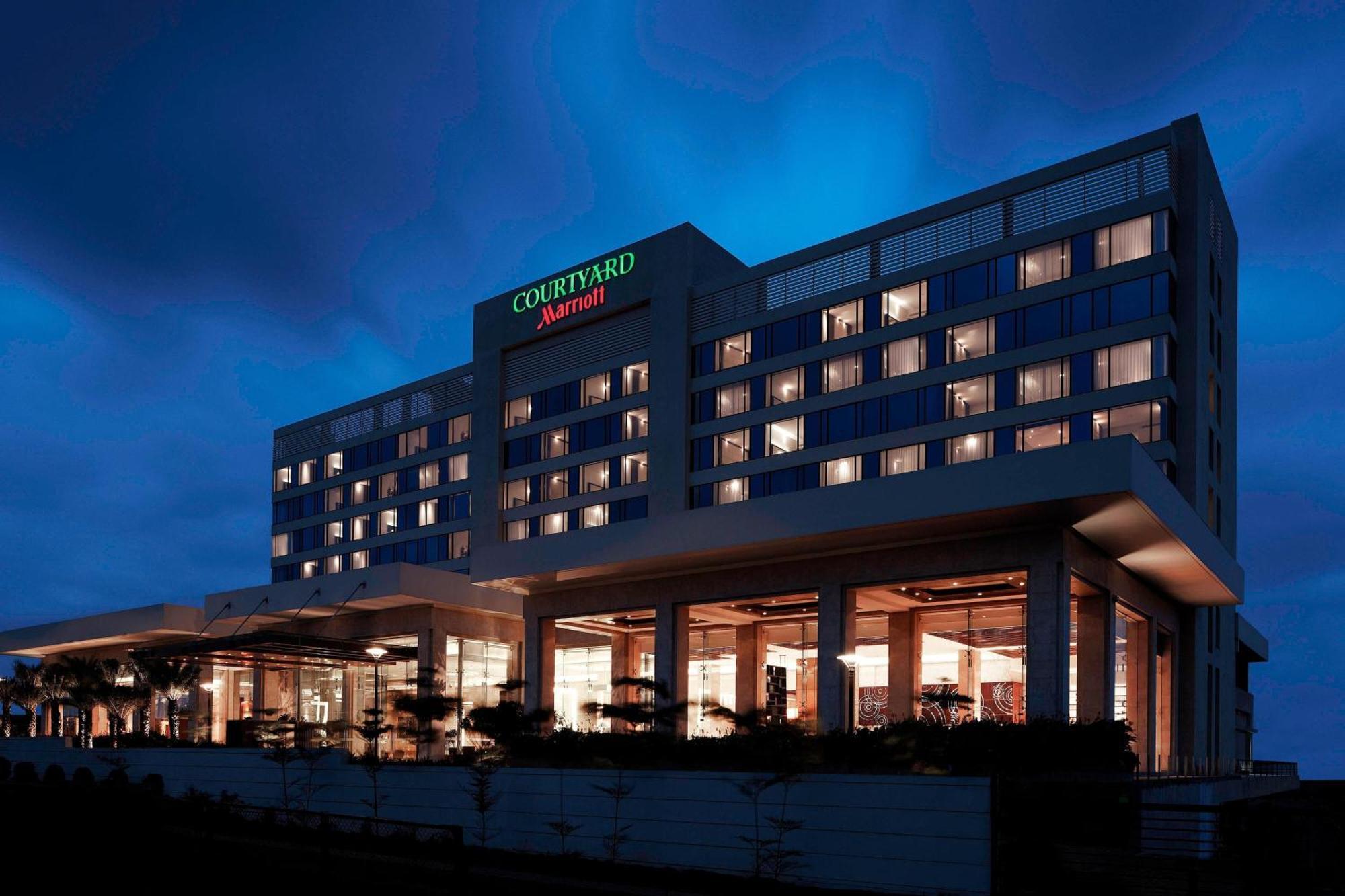 Courtyard By Marriott Pune Chākan Екстериор снимка