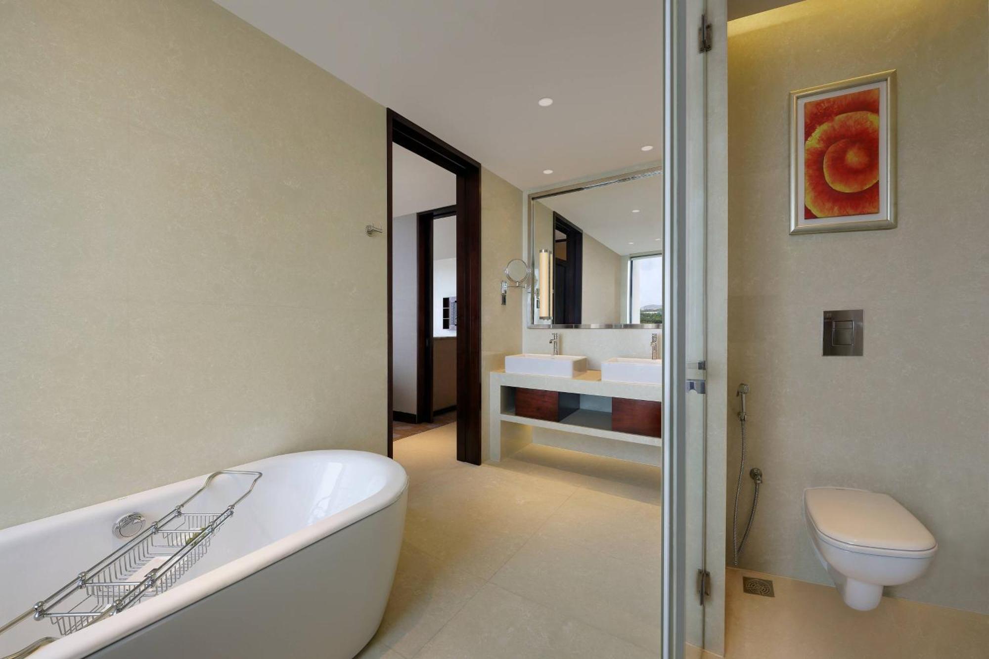 Courtyard By Marriott Pune Chākan Екстериор снимка