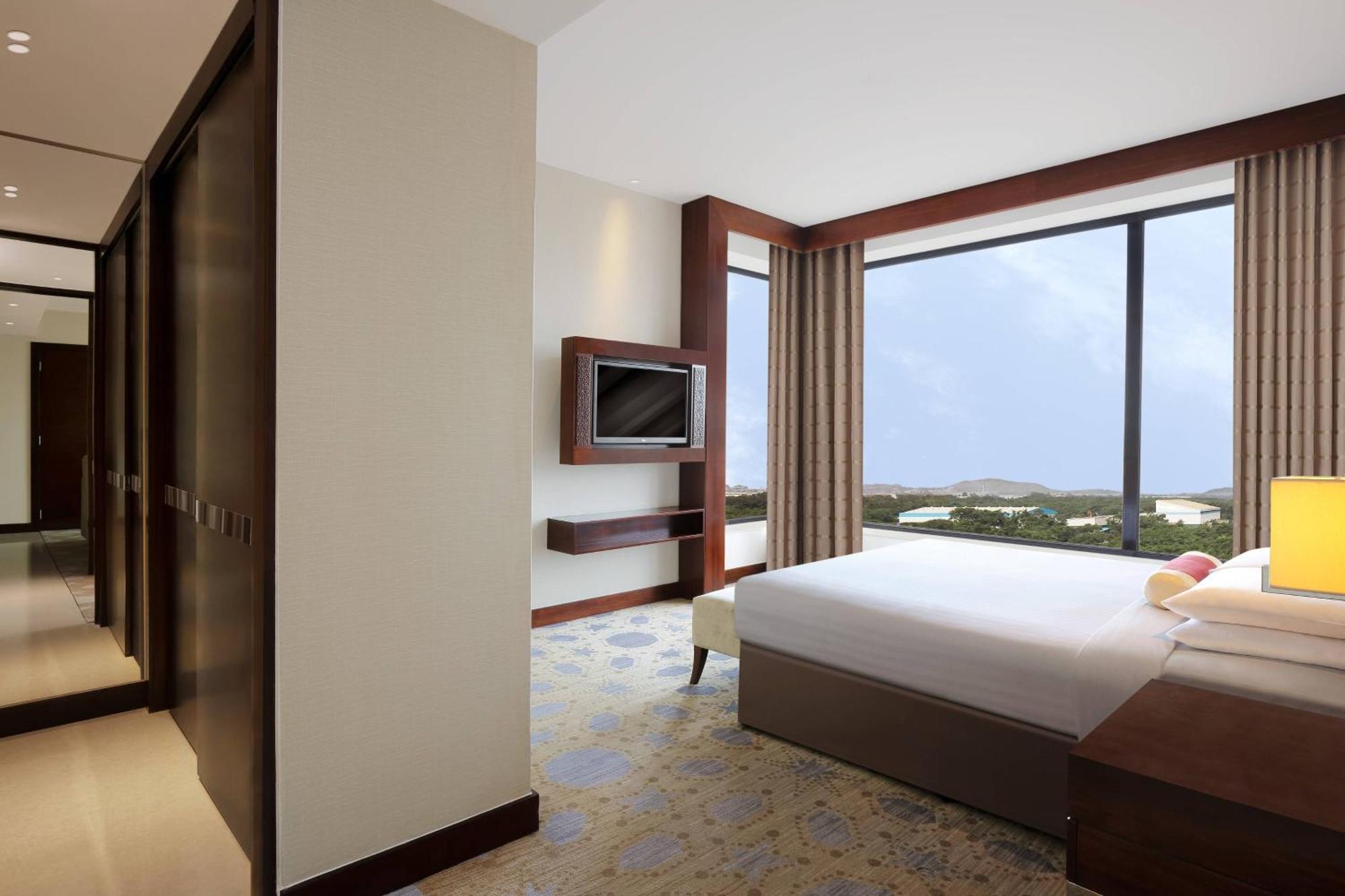 Courtyard By Marriott Pune Chākan Екстериор снимка