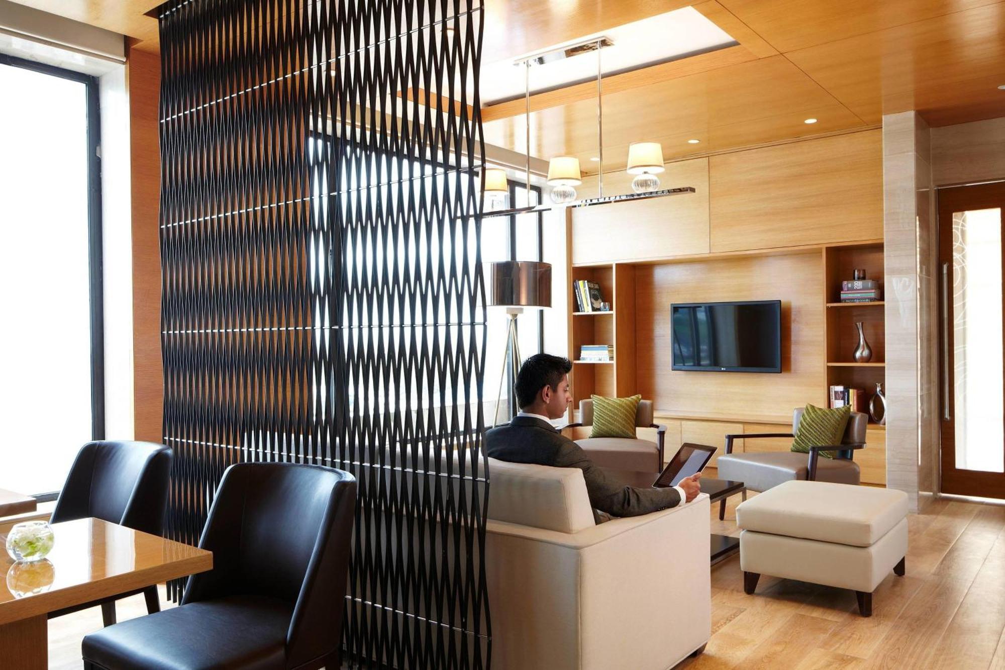 Courtyard By Marriott Pune Chākan Екстериор снимка